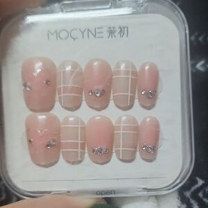 MOCYNE Pink Nude Press-On Nails with White Grid & Rhinestones